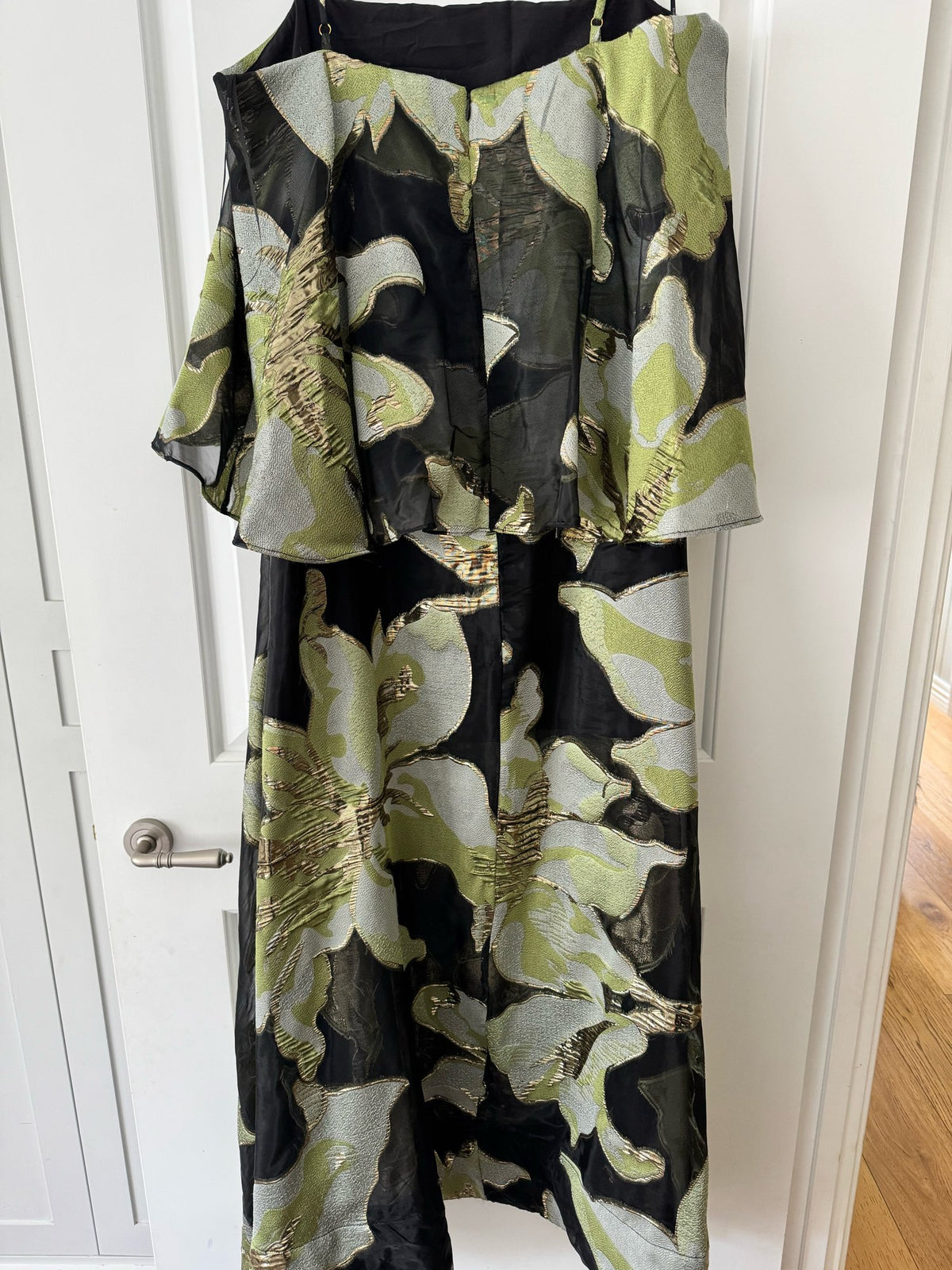 Elliatt Elysia gown condition detail